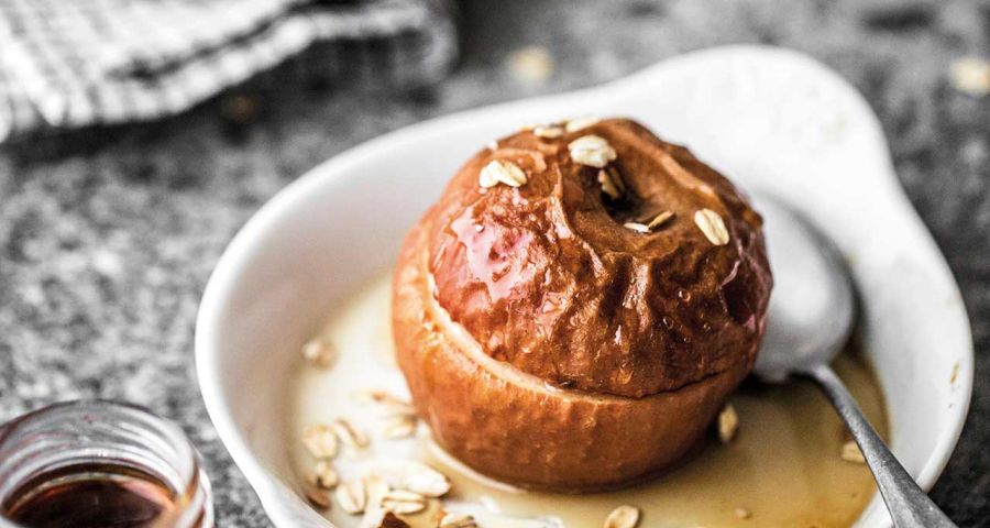 Apples with almonds and oats