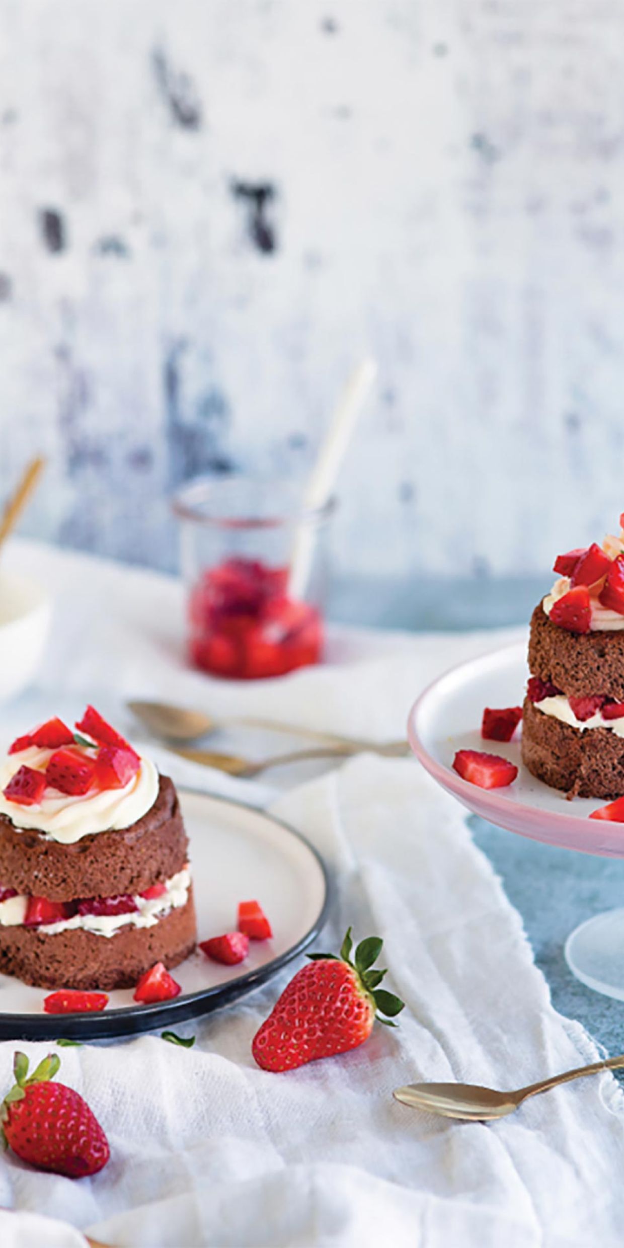 Tortine con crema di ricotta, cioccolato bianco e fragole