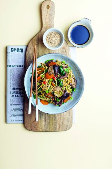 Noodles con manzo e verdure