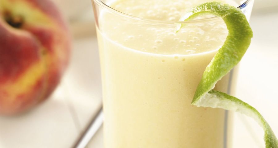 Creamy peach and lime smoothie