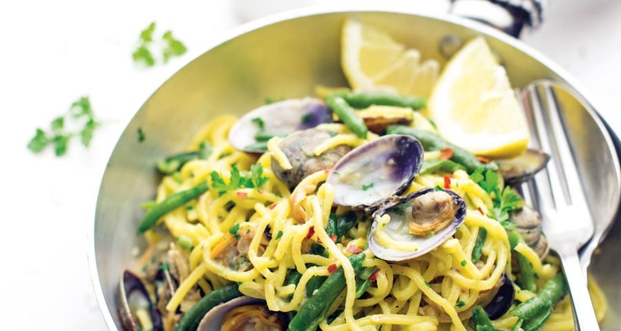 Tagliolini with clams, green beans and lemon
