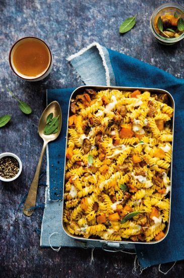 Pasta al forno con castagne glassate, zucca e gorgonzola
