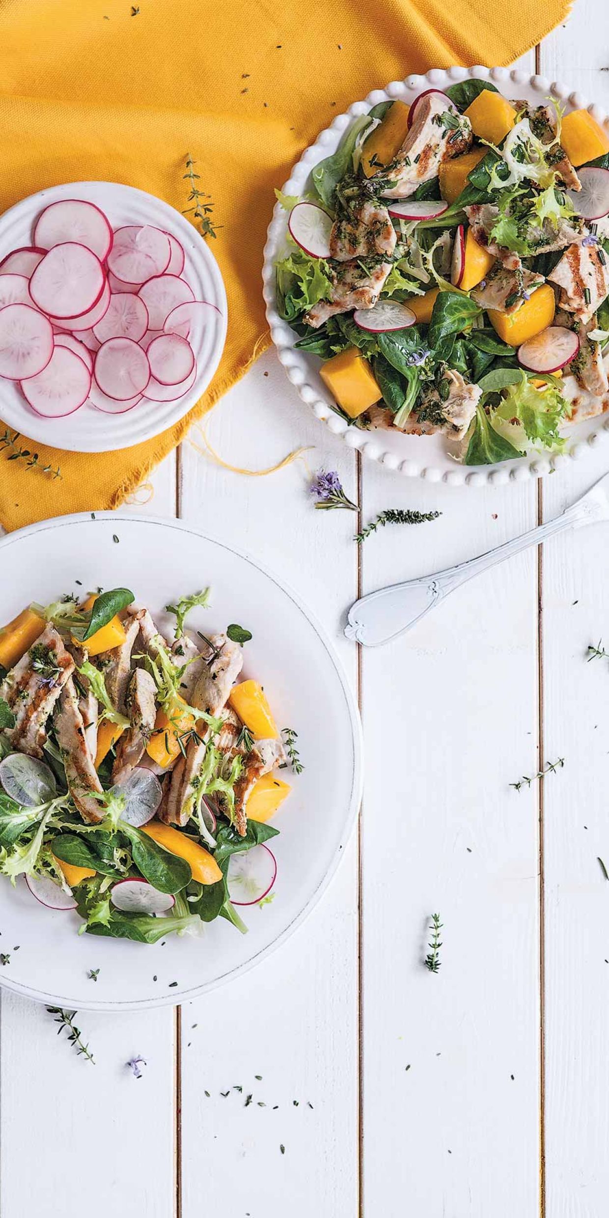 Insalata di mango e tacchino alle erbe aromatiche