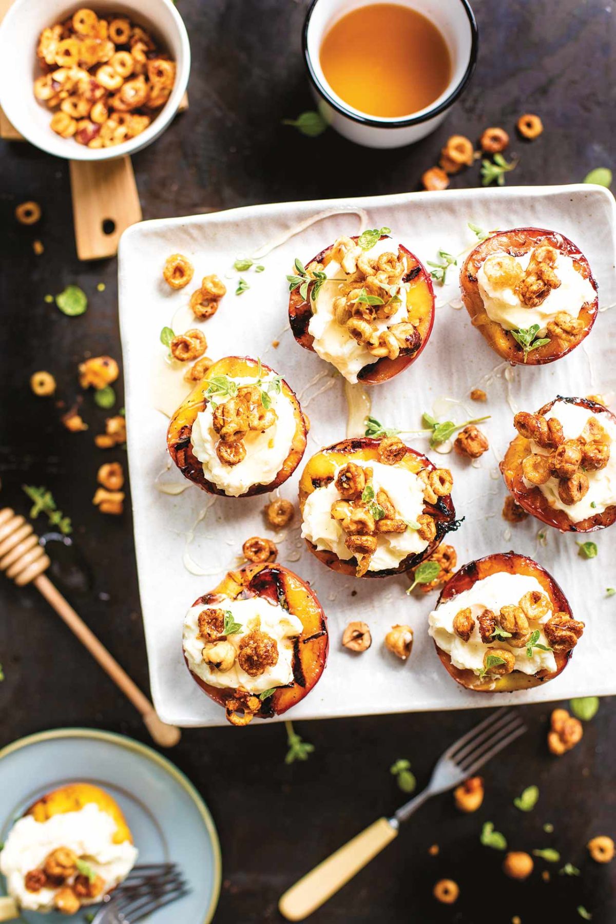 Pesche grigliate con mascarpone e nocciole
