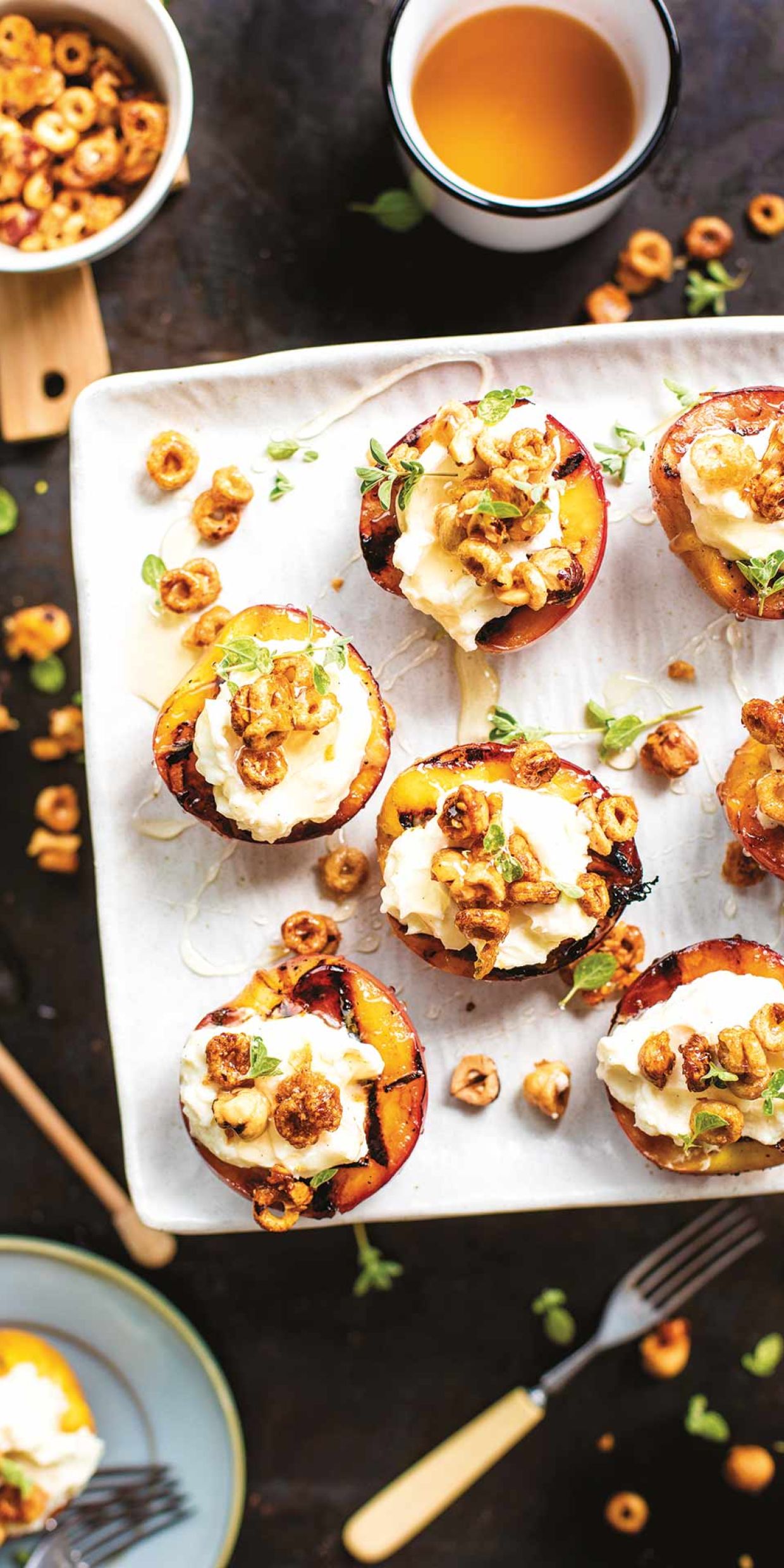 Pesche grigliate con mascarpone e nocciole