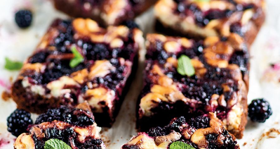Blackberry brownies cheesecake