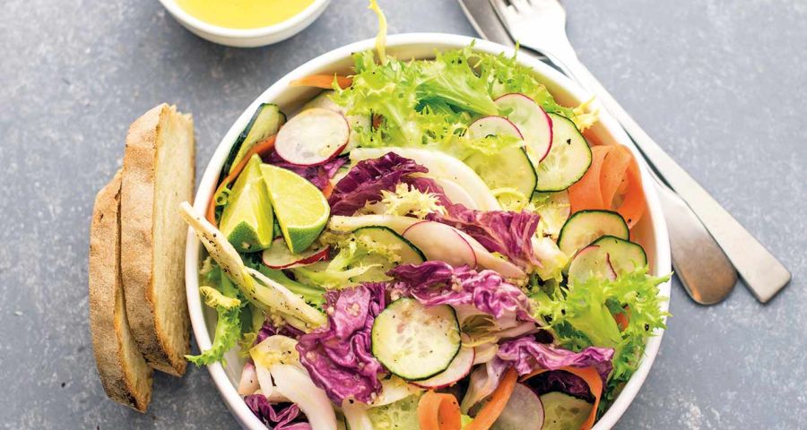 Crunchy salad with ginger-infused citronette dressing