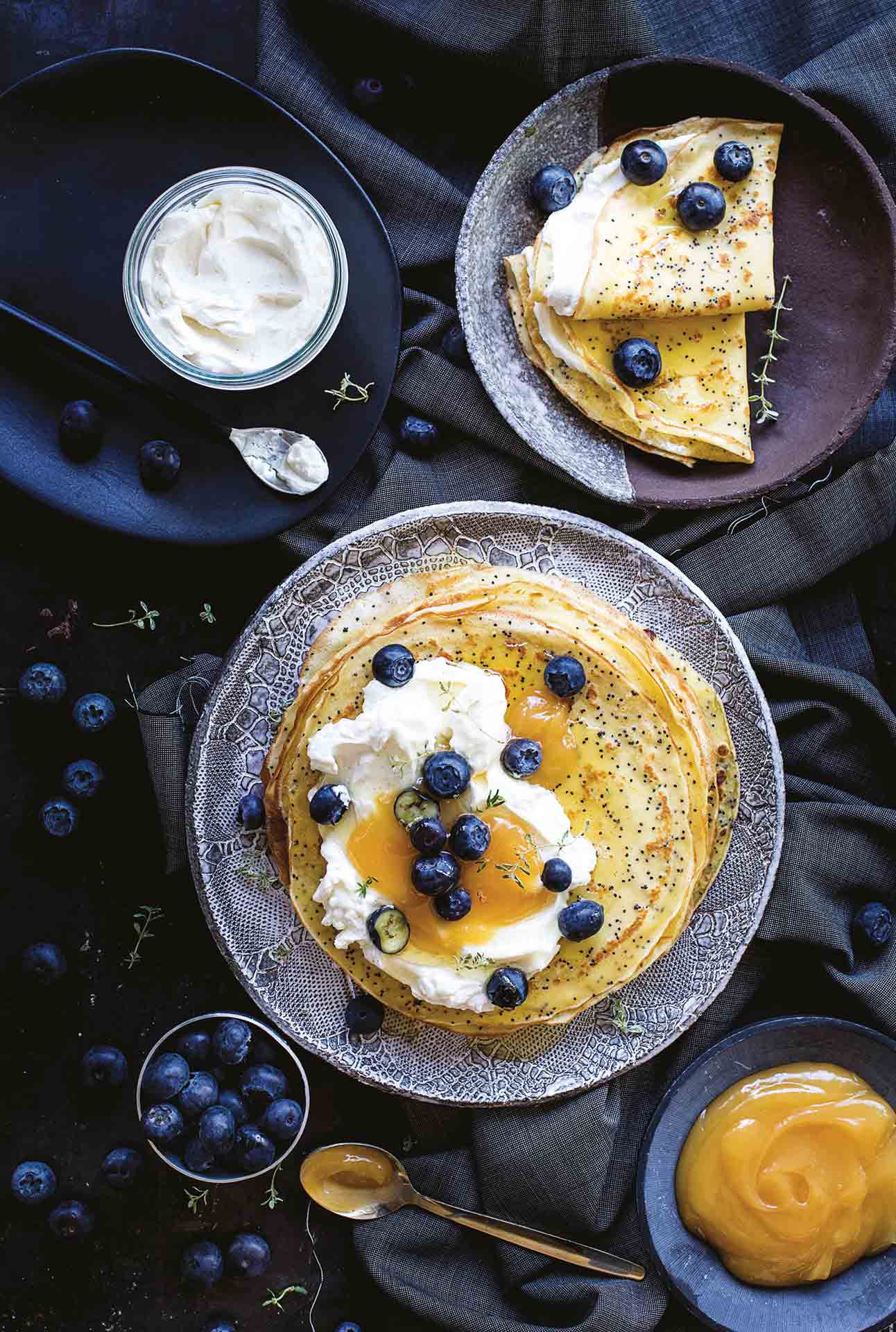 Crêpes al limone e semi di papavero con formaggio e lemon curd
