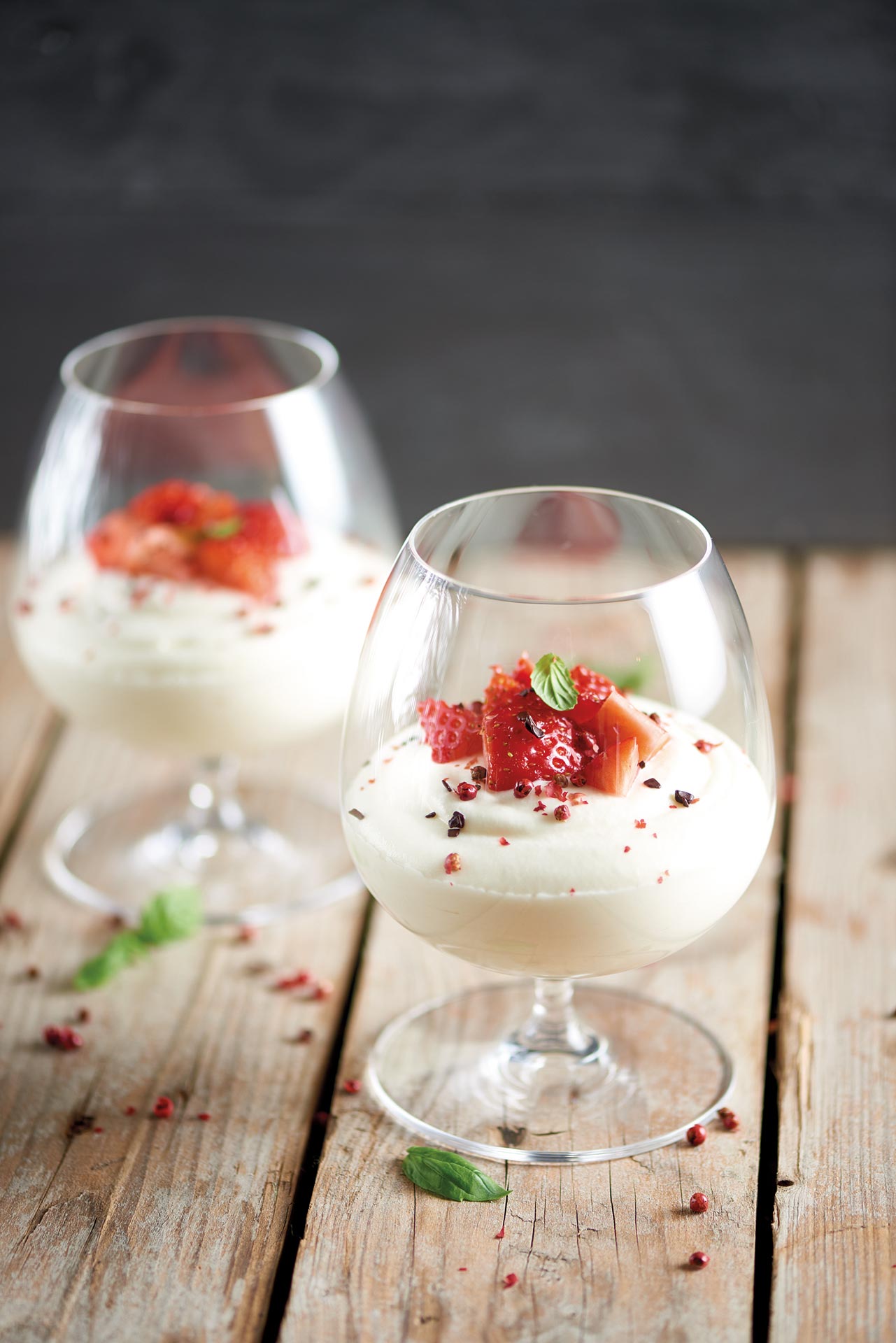 Mousse al cioccolato bianco con fragole